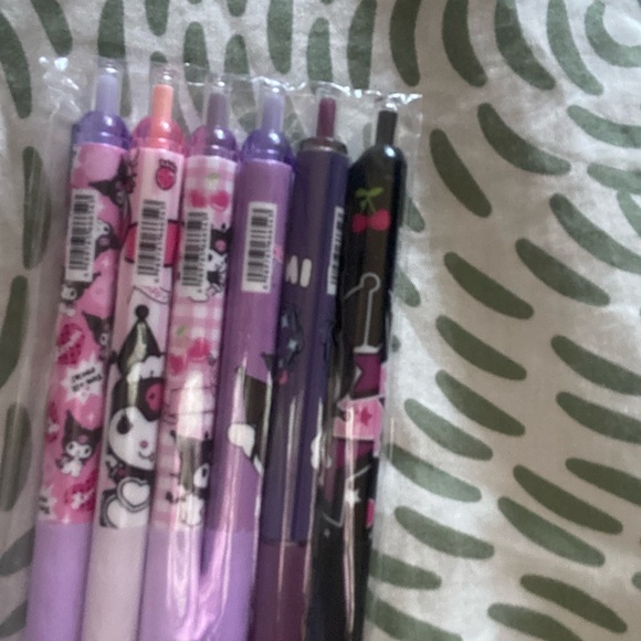 NWT Cute Kuromi Character Gel Pens Set of 6 - Picture 4 of 5